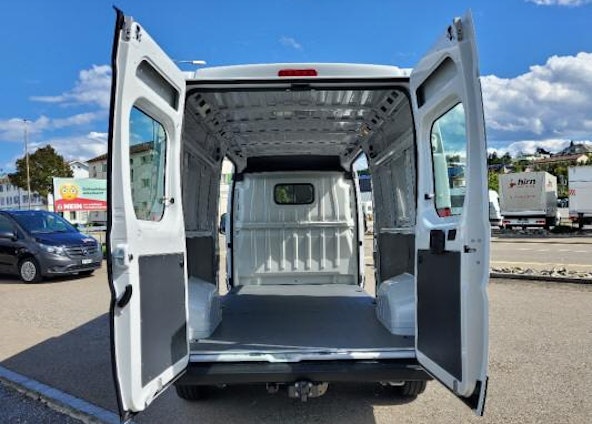 Vehicle image 6 Vehicle image 6