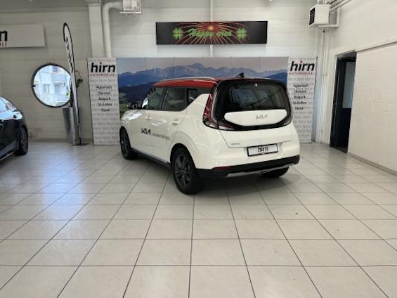 Vehicle image 6 Vehicle image 6