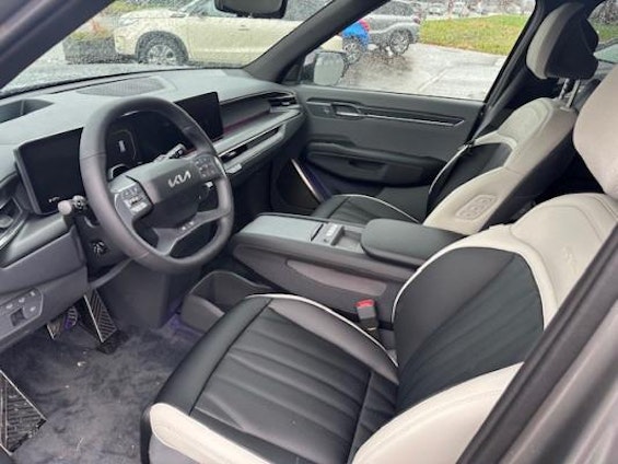 Vehicle image 5 Vehicle image 5