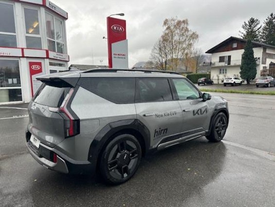 Vehicle image 3 Vehicle image 3