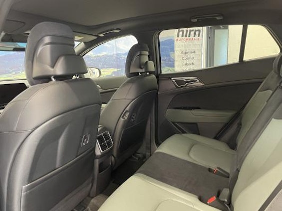 Vehicle image 6 Vehicle image 6