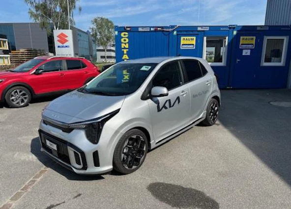 First vehicle image First vehicle image