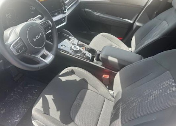 Vehicle image 4 Vehicle image 4