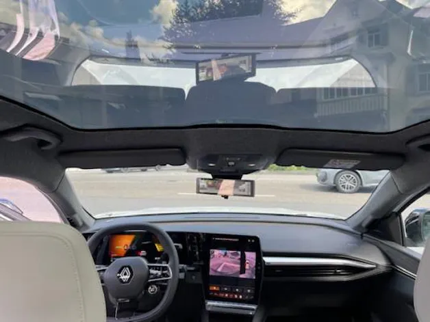 Renault Scénic E-Tech Iconic