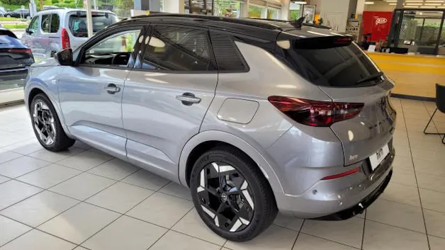 Opel Grandland Hybrid4 GSe