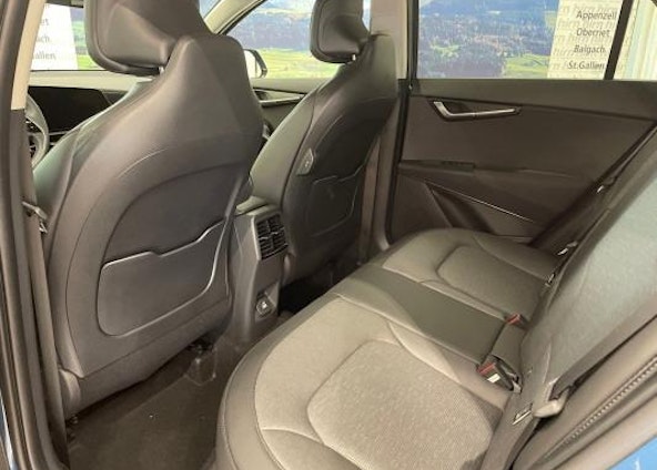 Vehicle image 4 Vehicle image 4