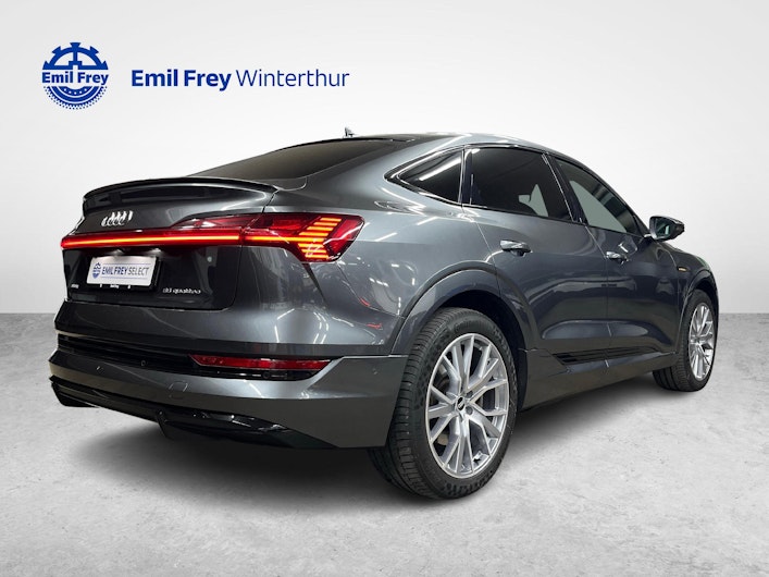 Vehicle image AUDI e-tron