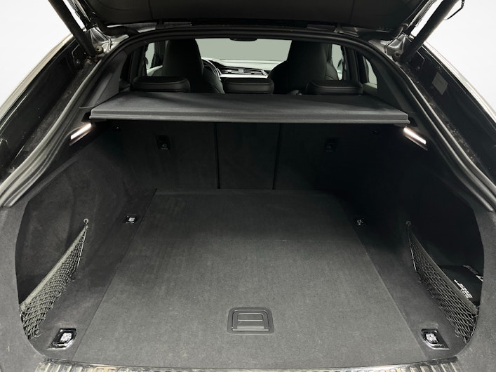 Vehicle image AUDI e-tron