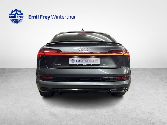 Vehicle image AUDI e-tron