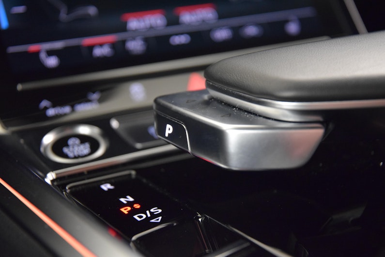 Vehicle image AUDI e-tron