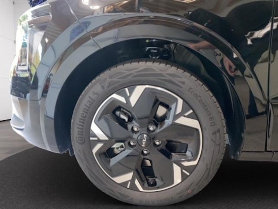 Vehicle image 34 Vehicle image 34