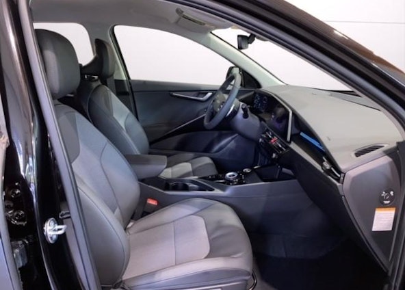 Vehicle image 13 Vehicle image 13