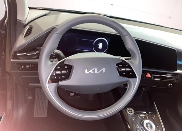 Vehicle image 24 Vehicle image 24