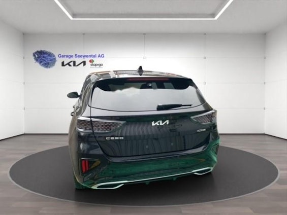 Vehicle image 4 Vehicle image 4