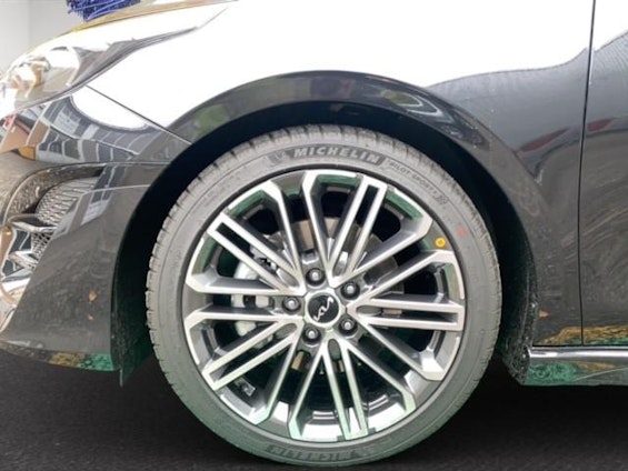 Vehicle image 13 Vehicle image 13