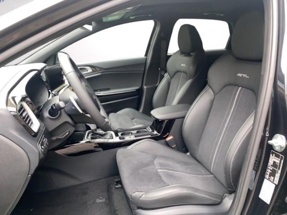 Vehicle image 10 Vehicle image 10