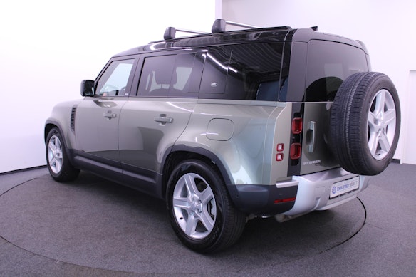 LAND ROVER Defender 110 2.0 P400e SE 2