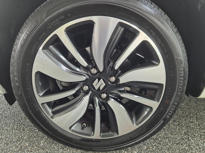 Vehicle image SUZUKI SWIFT