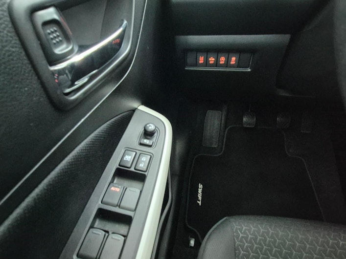 Vehicle image SUZUKI SWIFT