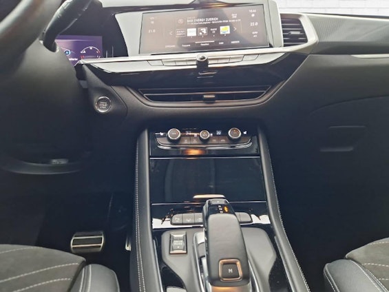 Vehicle image 28