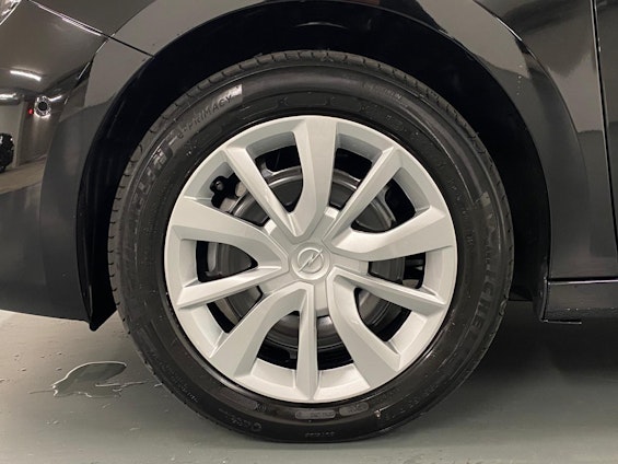 Vehicle image 3 Vehicle image 3