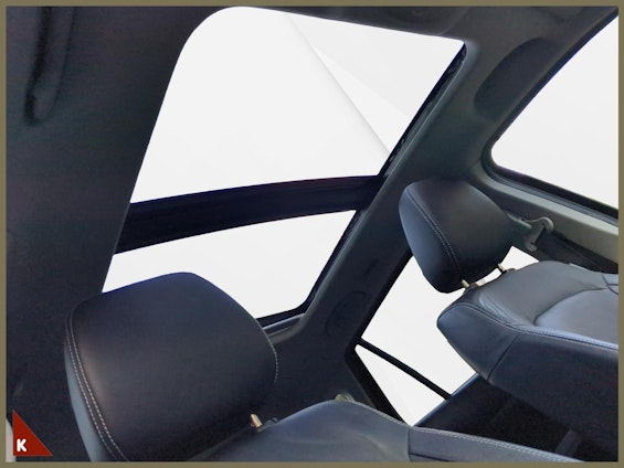 Vehicle image 18 Vehicle image 18