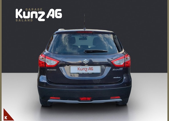 Vehicle image 4 Vehicle image 4