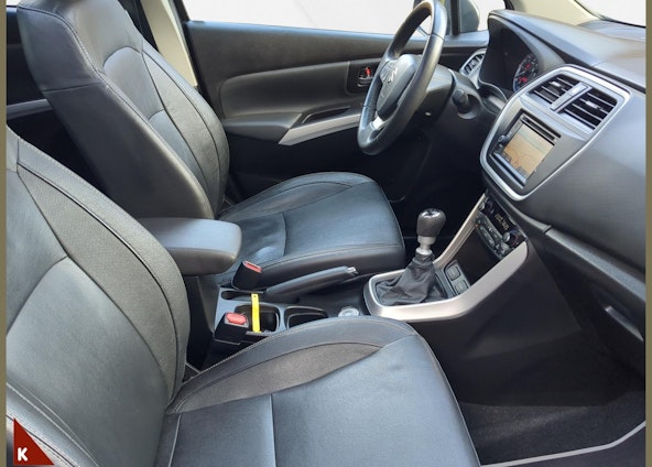 Vehicle image 17 Vehicle image 17