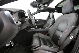 Vehicle image VOLVO XC60 2.0 T8 TE R-Design eAWD