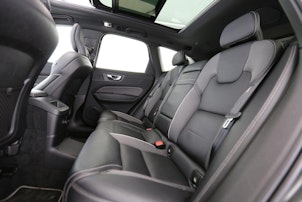 Vehicle image VOLVO XC60 2.0 T8 TE R-Design eAWD