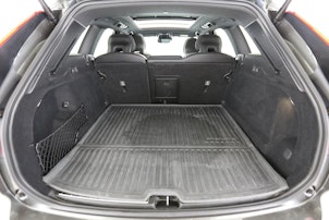 Vehicle image VOLVO XC60 2.0 T8 TE R-Design eAWD