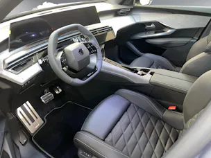 Peugeot 5008 1.2 Hybrid GT