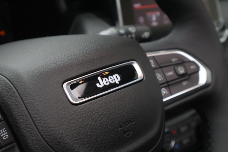Vehicle image JEEP COMPASS