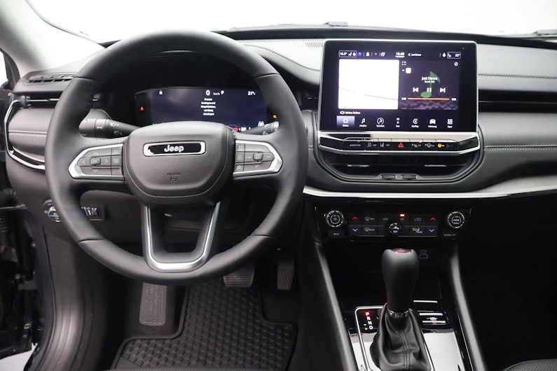 Vehicle image JEEP COMPASS