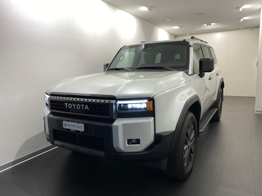 TOYOTA Land Cruiser 2.8 D Invincible 0