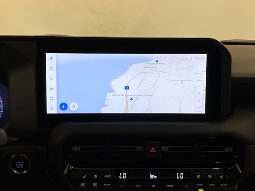 TOYOTA Land Cruiser 2.8 D Invincible 3