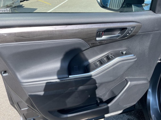 Vehicle image 9 Vehicle image 9