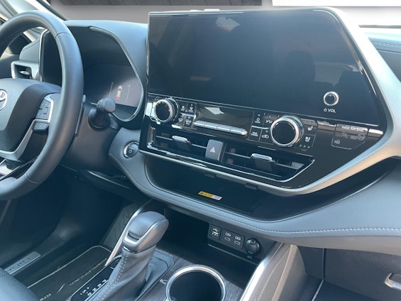 Vehicle image 15 Vehicle image 15