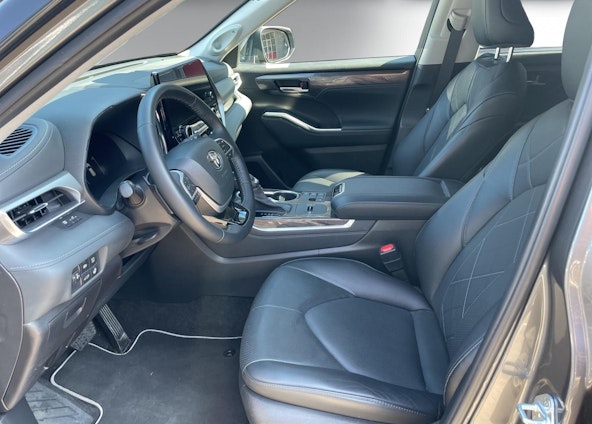 Vehicle image 8 Vehicle image 8