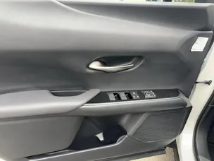 Lexus UX 300e Excellence elektrisch 54,3 kWh