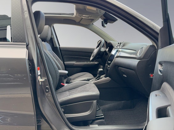 Vehicle image 15