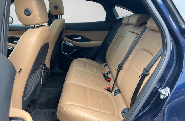 Vehicle image 6 Vehicle image 6