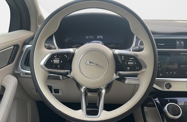 Vehicle image 4 Vehicle image 4