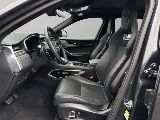 Jaguar F-Pace 3.0 D I6 R-Dynamic HSE AWD