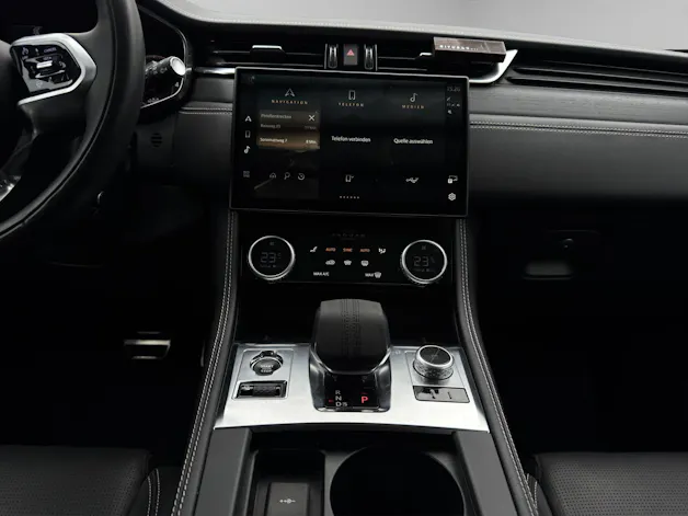 Jaguar F-Pace 3.0 D I6 R-Dynamic HSE AWD