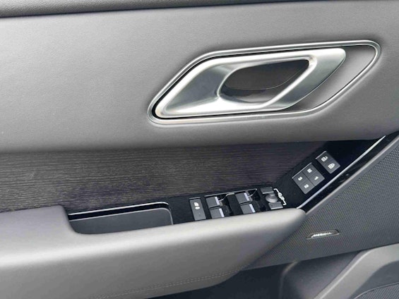 Vehicle image 6 Vehicle image 6