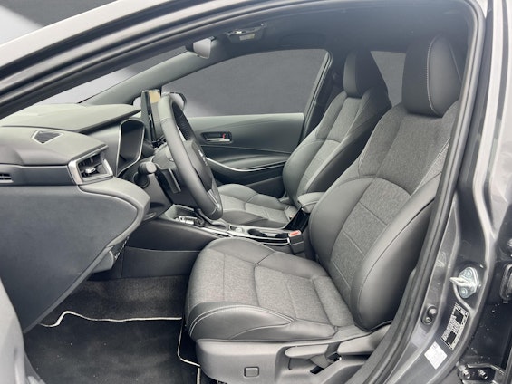 Vehicle image 8 Vehicle image 8