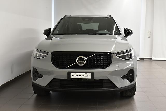 VOLVO XC40 2.0 B3 MH Plus Dark: Jetzt Probefahrt buchen!