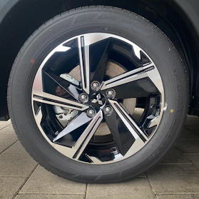 MITSUBISHI ECLIPSE CROSS 3