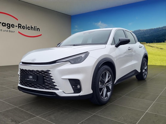 First vehicle image